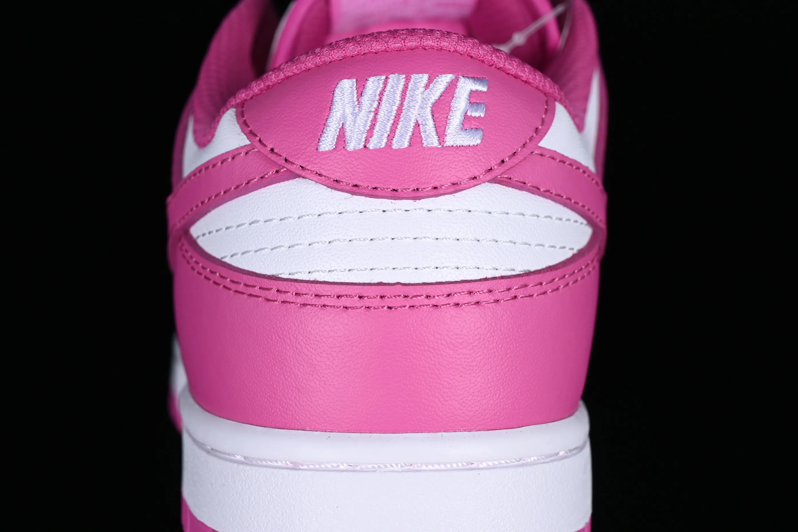 All categories Nk SB Dunk series Nk SB Dunk Low low-top sneakers N version Nk Dunk Low GS "Active Fuchsia" Barbie pink SB low-top casual sneakers FJ0704-100